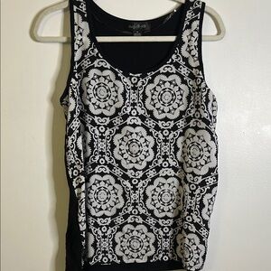August Silk printed tank size medium 100% polyester black white boho Coachella